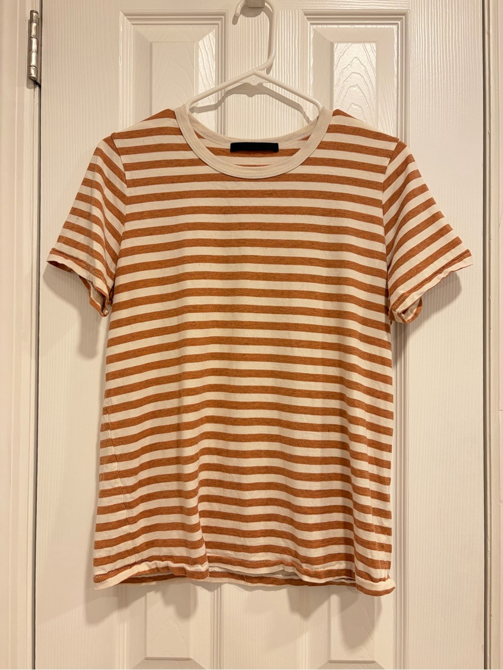 Jenni Kayne Basic Cream and Muted Orange Tee Shirt Size Small